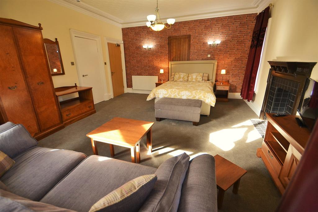 The Milverton Hotel Manchester Exterior photo